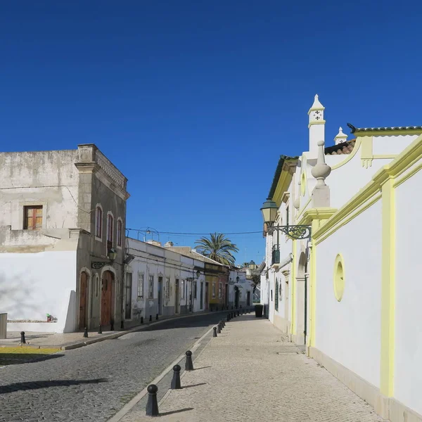 Architektura, faro, Portugalia, białe domy, Błękitne niebo, zimują — Zdjęcie stockowe