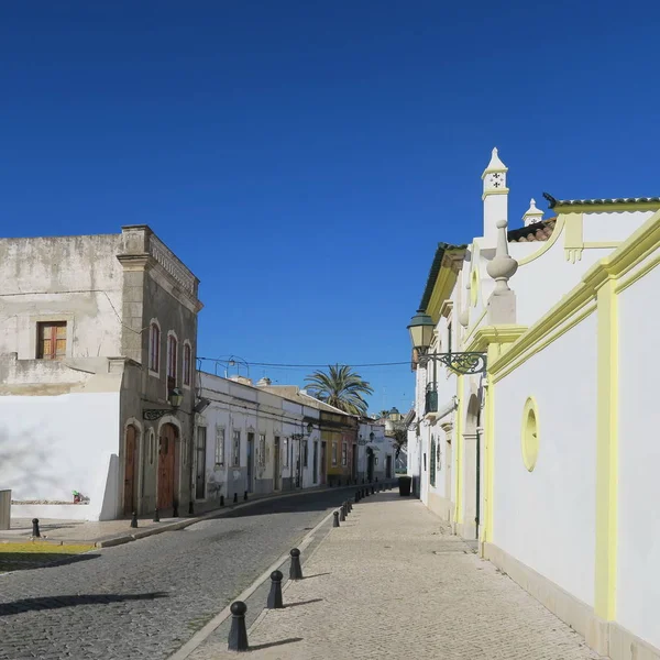 Architettura, faro, portoghese, case bianche, cielo blu, inverno — Foto Stock