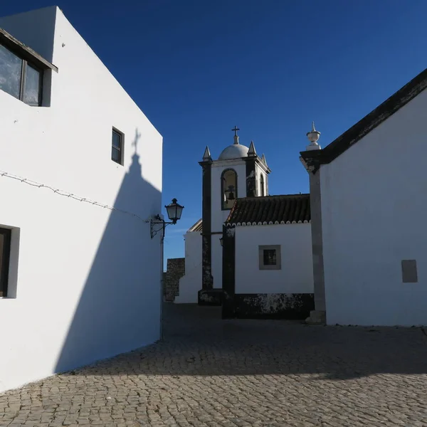 포르투갈에서 바다에 의하여 마을에 건축, 주택 — 스톡 사진