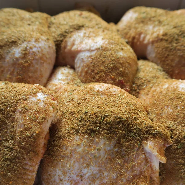 Raw thirsty chicken thigh prepared for frying — Stock Photo, Image