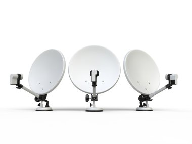 Üç beyaz Tv çanak antenler