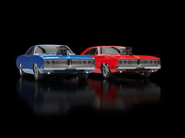 Blauwe en rode muscle cars op zwarte reflecterende achtergrond — Stockfoto