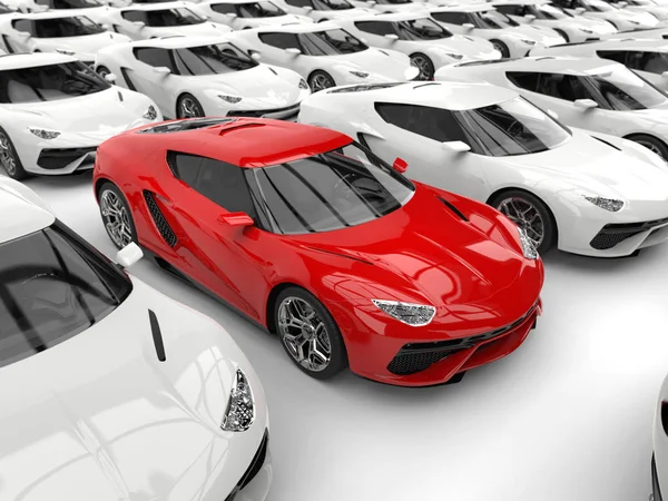 Roter Sportwagen sticht unter weißen Autos hervor - Nahaufnahme — Stockfoto