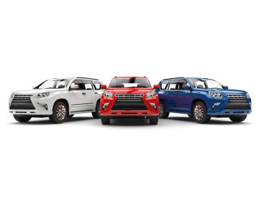 Beyaz, kırmızı ve mavi modern SUV - Önden Görünüm