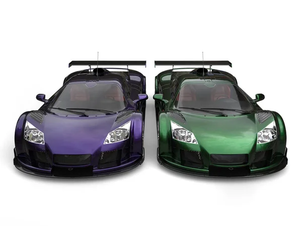 Supercarros em cores metálicas - roxo e verde — Fotografia de Stock