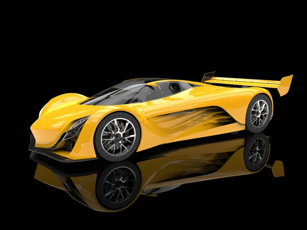 Carro de corrida conceito futurista amarelo vívido — Fotografia de Stock