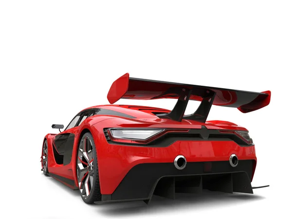 Crimson röd vacker ras sportbil - bakre vinge närbild — Stockfoto