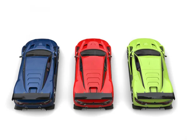 Super coches rojos, verdes y azules - vista trasera de arriba hacia abajo — Foto de Stock