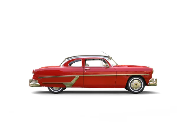 Hermoso rojo carmesí coche vintage - vista lateral — Foto de Stock