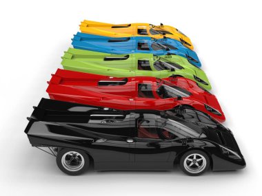 Satır çarpıcı ve renkli vintage yarış otomobil