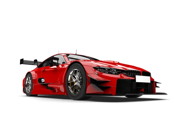 Rojo escarlata coche de carreras super moderno - tiro de ángulo bajo — Foto de Stock