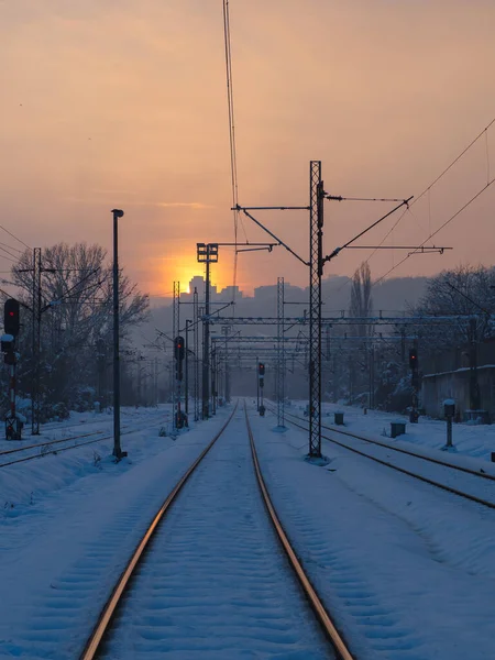 Gün Batımında Boş Tren Rayları Kış Mevsimi — Stok fotoğraf