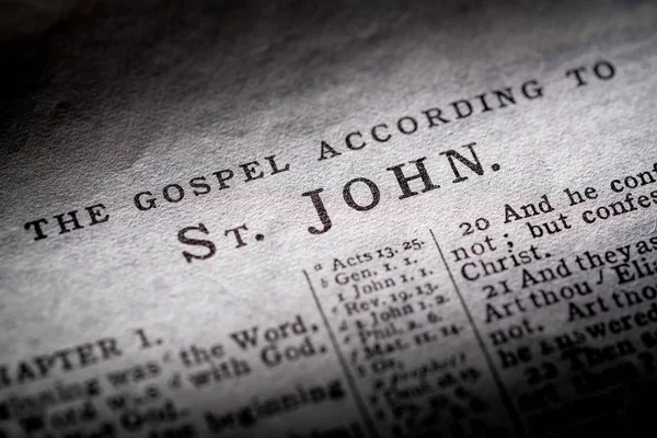 The book of John in the King James Version of the Bible — Stockfoto