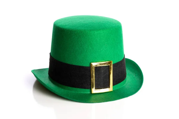 Saint Patricks dag hatt på en vit bakgrund. Leprechaun hatt — Stockfoto