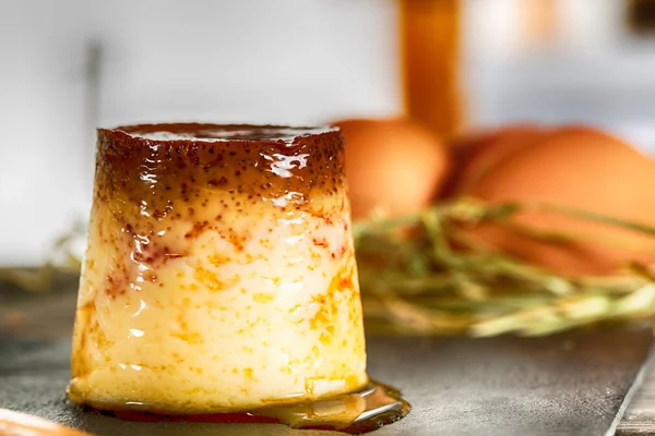 Caseiro um flan — Fotografia de Stock