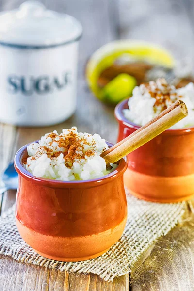 Arroz con leche aromatizada con limón — Foto de Stock