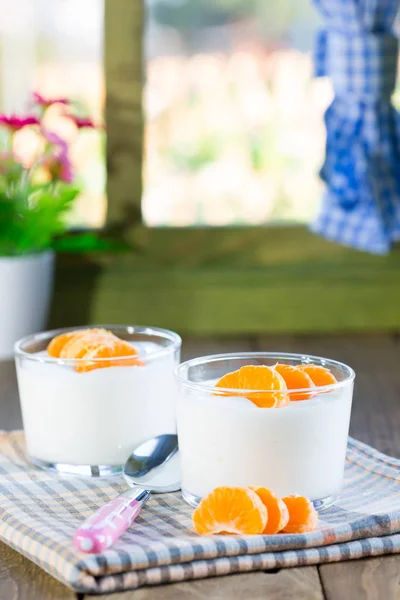 Natural yogurt of mandarins — Stock Photo, Image