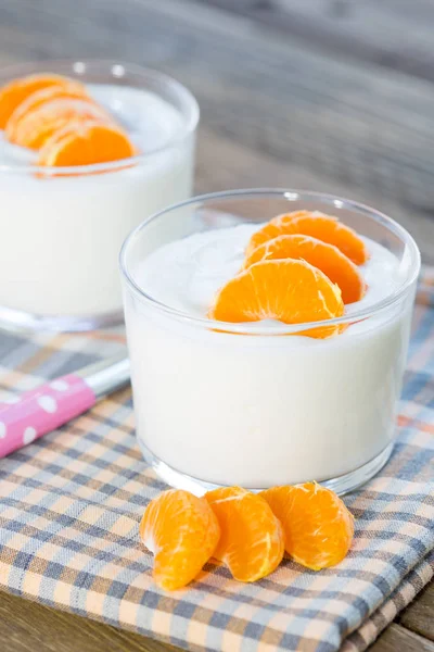 Yogurt alami dari mandarin — Stok Foto