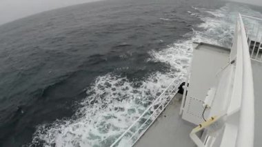 Bir feribot stern yelken
