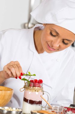 Bir tatlı yapma yemek