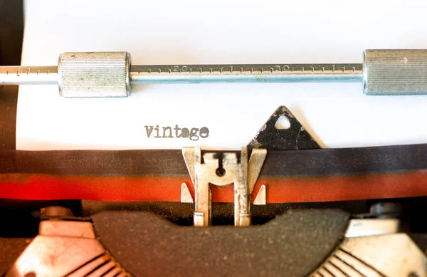 Machine à écrire vintage avec un texte — Photo