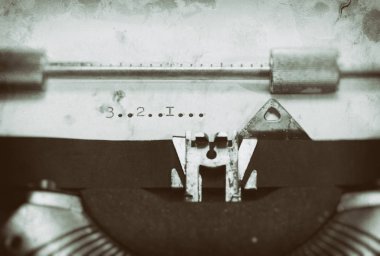 Bir metin ile antika daktilo