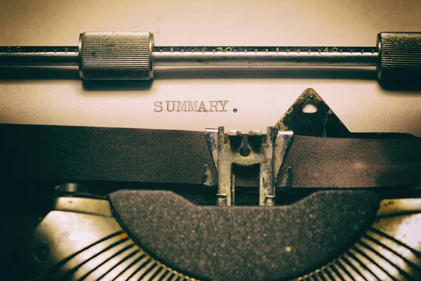 Bir metin ile antika daktilo