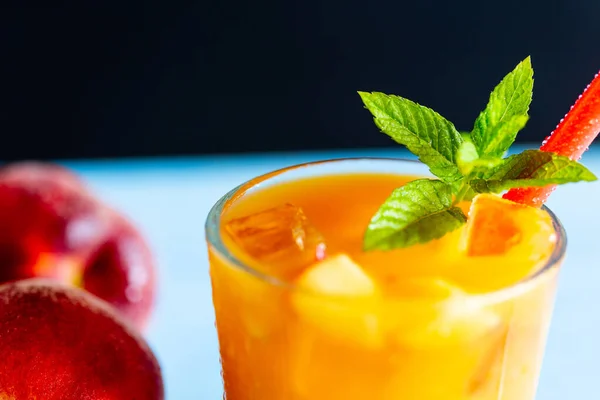 Freshly Made Fresh Peach Juice — Stock Photo, Image