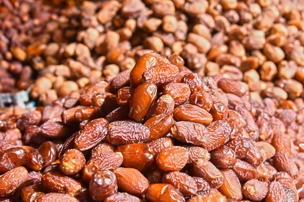 Nourriture séchée sur le stand du marché de rue arabe — Photo