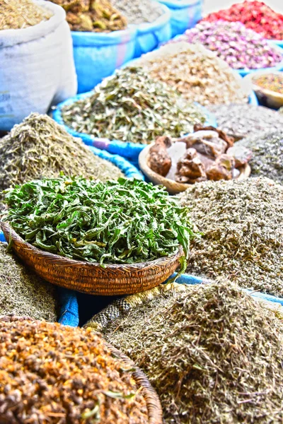 Arap sokağı pazarındaki baharatların çeşitliliği