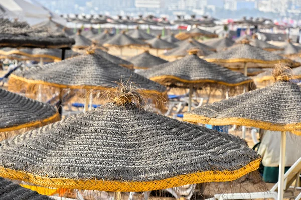 Pohled na pláž na horkém letním dni, Agadir, Maroko — Stock fotografie