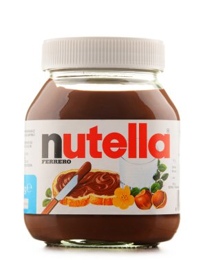 Nutella kavanozu izole üzerinde beyaz yaymak