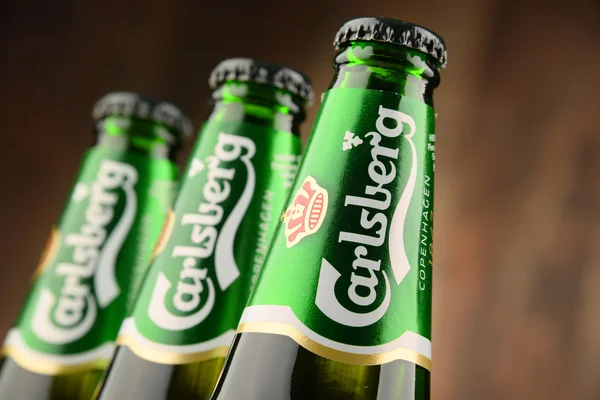 Tres botellas de cerveza Carlsberg —  Fotos de Stock