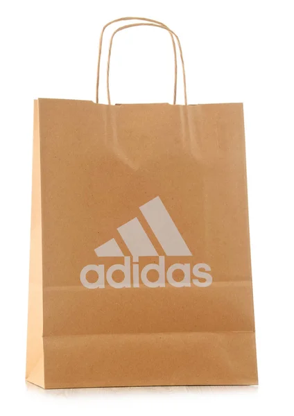 Sac à provisions original en papier Adidas isolé sur blanc — Photo