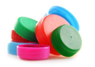 Renkli plastik şişe kapakları ile kompozisyon
