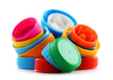 Renkli plastik şişe kapakları ile kompozisyon