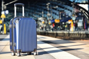 Ttravel bavul demiryolu platformu