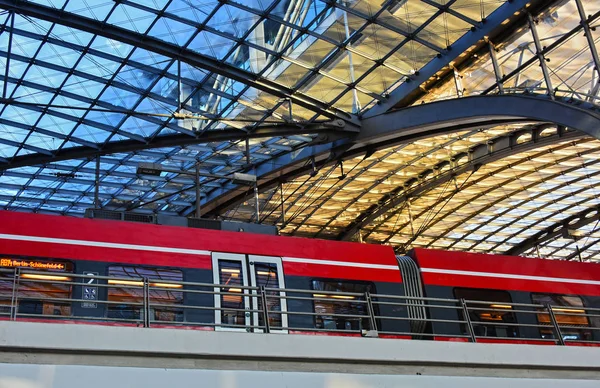 Berlin Hauptbahnhof, la principale stazione ferroviaria di Berlino, Germania — Foto Stock