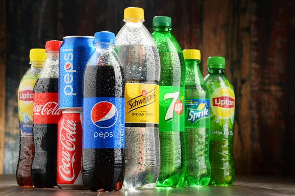 Пляшки Асорті глобального безалкогольних напоїв — стокове фото