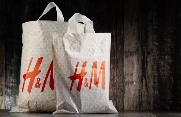 Původní H & M plastové nákupní tašky — Stock fotografie