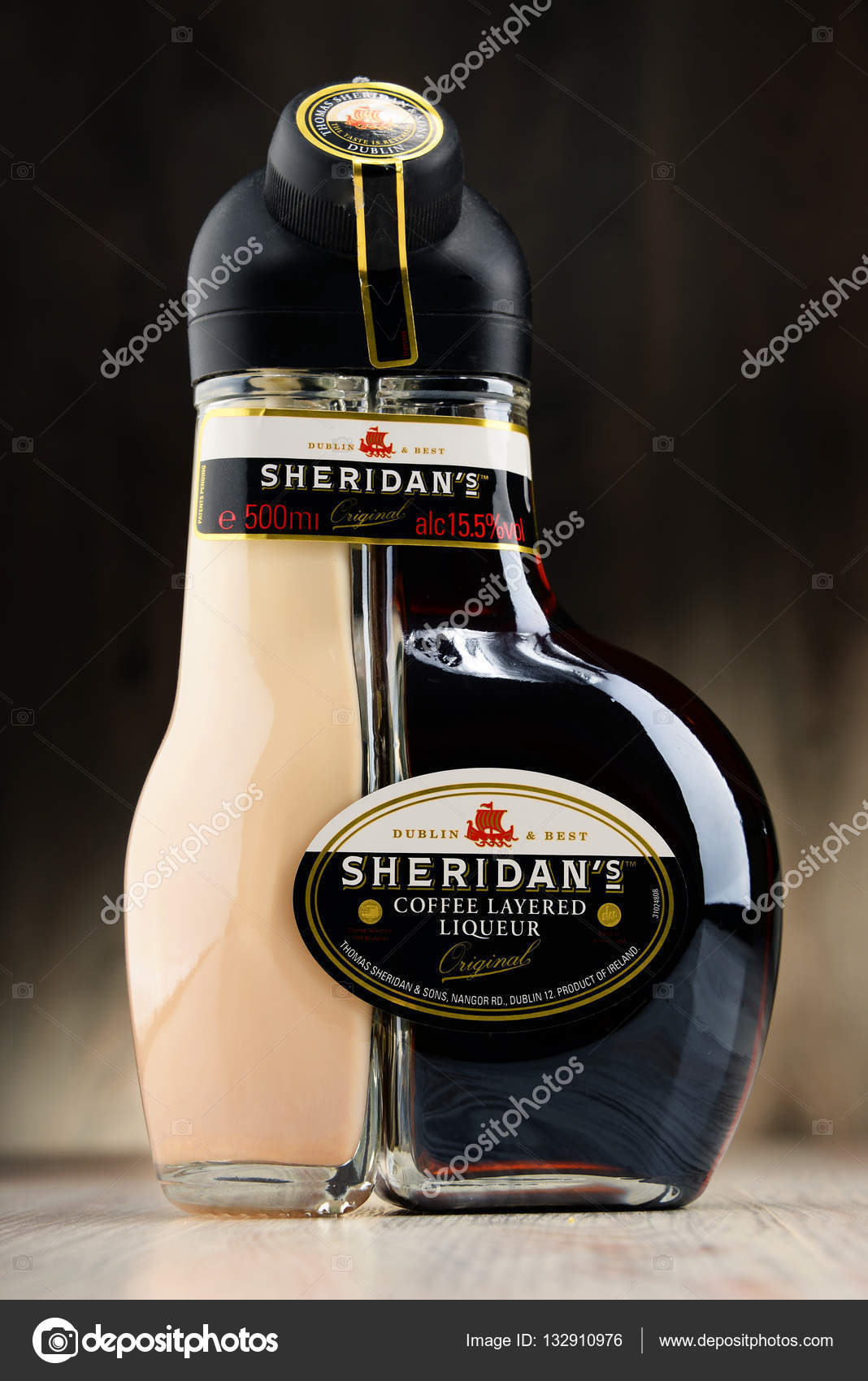 Bouteille de liqueur de Sheridan — Photo éditoriale © monticello #132910976