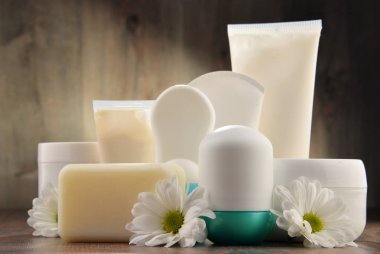 Kompozisyon konteyner ile vücut bakım ve güzellik ürünleri