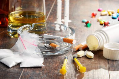 Alkol, sigara ve uyuşturucu gibi bağımlılık yapıcı maddeler