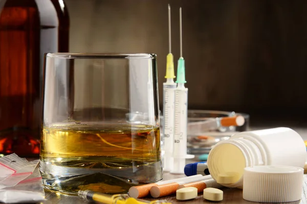 Alkol, sigara ve uyuşturucu gibi bağımlılık yapıcı maddeler