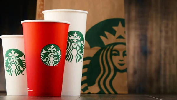 Samenstelling met kopje koffie van Starbucks — Stockfoto