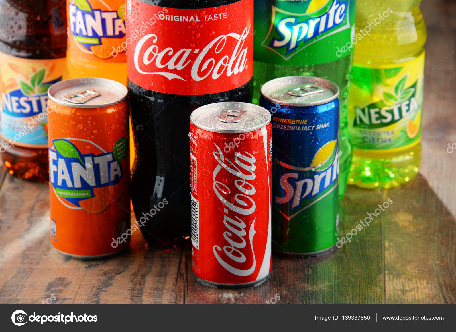 Cocacola Fanta Und Sprite Dosen Und Schweppes Stockfoto und mehr Bilder von  Fanta - Fanta, Sprite, Cola - iStock