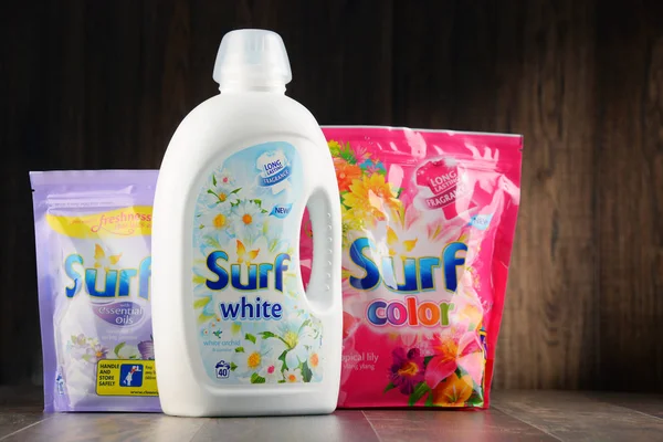 Surf produtos detergentes para roupa — Fotografia de Stock