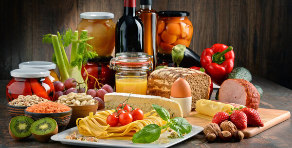 Composition with variety of organic food products