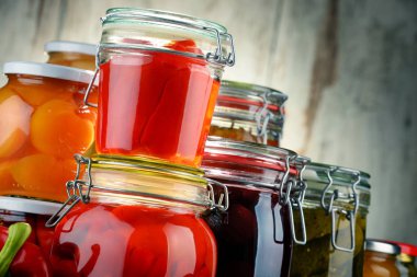 Kavanoz turşu sebze ve meyve kompostolar