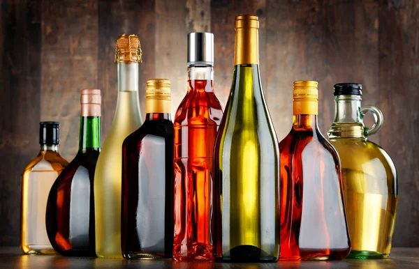 Пляшки алкогольних напоїв — стокове фото